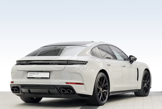 Porsche Panamera 4 2024