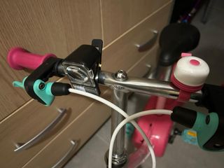 Bicicleta infantil rosa Decathlon.