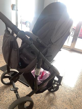 Carrito de bebé con capazo en buen estado