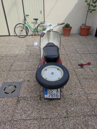 Lambretta LI 125 Scooter Rojo y Blanco