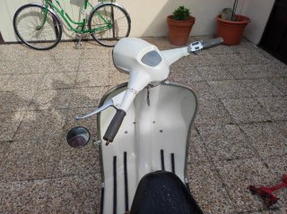 Lambretta LI 125 Scooter Rojo y Blanco