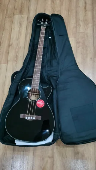 Bajo Electroacústico Fender CB-69SCE Negro+ funda