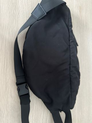 Riñonera Parfois Negra Nylon