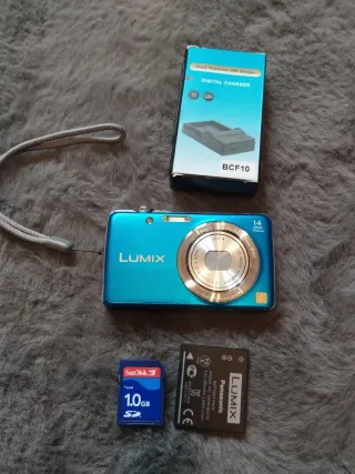 Cámara Digital Lumix Azul + Accesorios