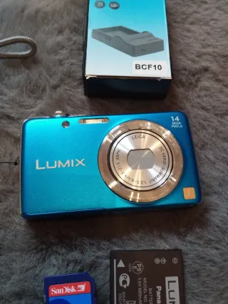 Cámara Digital Lumix Azul + Accesorios