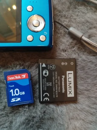 Cámara Digital Lumix Azul + Accesorios