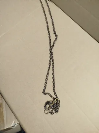 Reloj de pared antiguo de péndulo