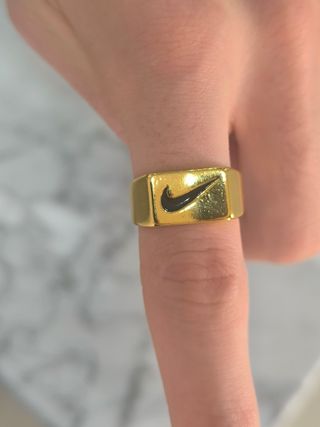 Anillo Nike Vintage Dorado Ajustable