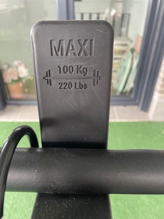 Banco musculación y barra con discos