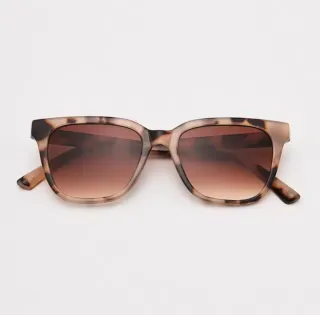 Gafas de sol estilo tortuga