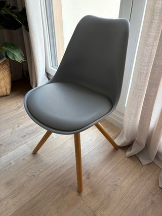 Mesa comedor extensible y 6 sillas grises