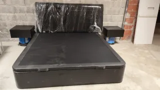 Canapé y cabezal polipiel negro