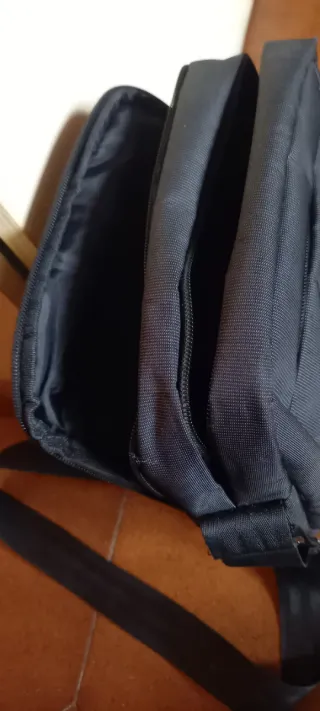 Borsello uomo nero