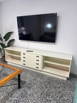 Mueble bajo television