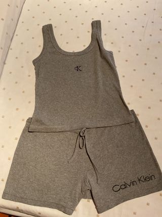 Conjunto Calvin Klein gris