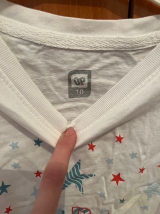 Camiseta niña Girl Power estrellas Marca:Ûp T10Y