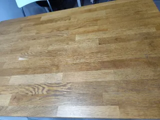 Mesa alta y 4 banquetas madera y metal