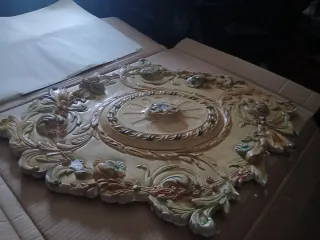 Rosone in gesso decorativo vintage