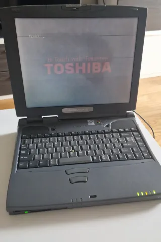 Toshiba Satellite 4070CDS + Accesorios