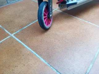 Patinete infantil plateado y rosa