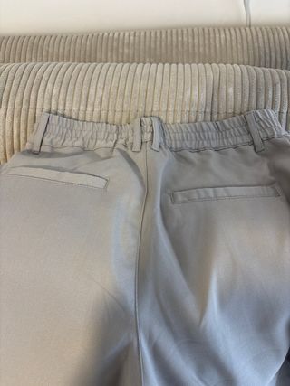 Pantalón gris Bershka