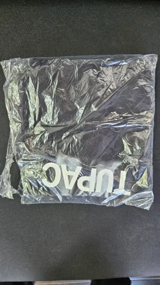 Camiseta Bershka Tupac Negra