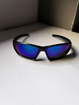 Gafas deportivas de sol nuevas