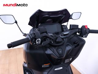 YAMAHA T-MAX 560 TECH MAX