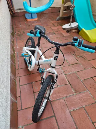 Bicicleta infantil B'TWIN blanca