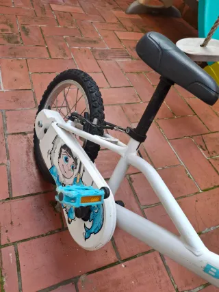 Bicicleta infantil B'TWIN blanca