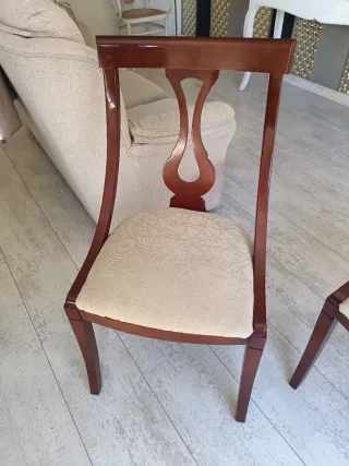 Mesa de comedor ovalada y 6 sillas