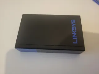 Switch Gigabit Linksys LGS105