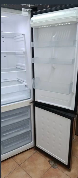 Nevera  Samsung nos froat  Garantía tranporte