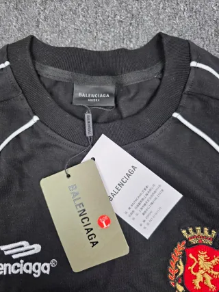 Camiseta Balenciaga Negra