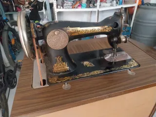 Máquina de coser Singer antigua