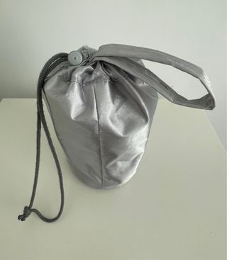 Termo de acero inoxidable con asa