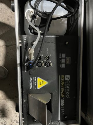 Máquina de humo Hazzer Cameo 1500