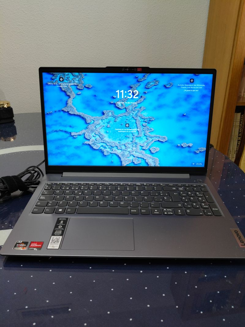 Lenovo IdeaPad Slim 3 Ryzen 7 16GB RAM 512GB SSD