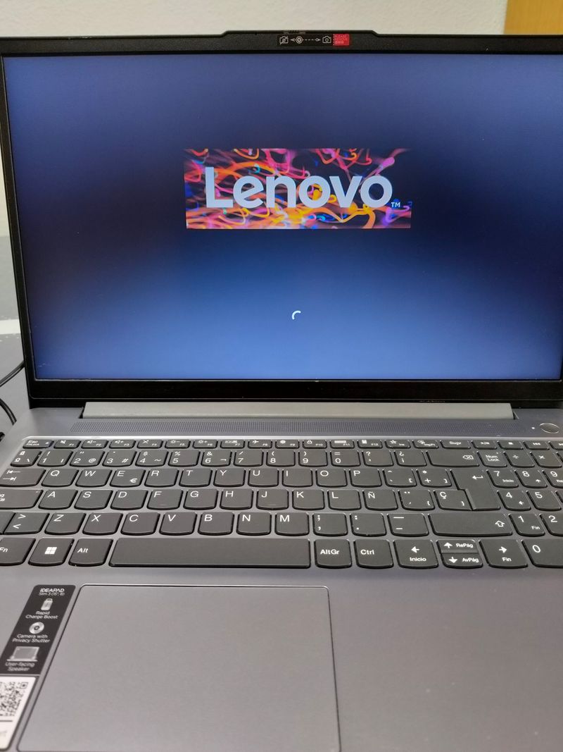 Lenovo IdeaPad Slim 3 Ryzen 7 16GB RAM 512GB SSD afbeelding 2