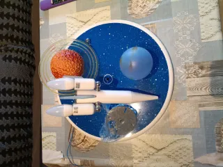 Lámpara infantil cohete espacial