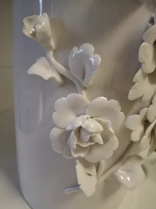 Jarrón porcelana blanco flores 3D