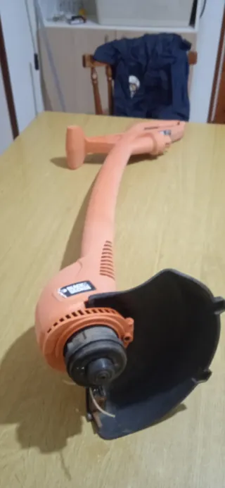 Tagliaerba elettrico rosa