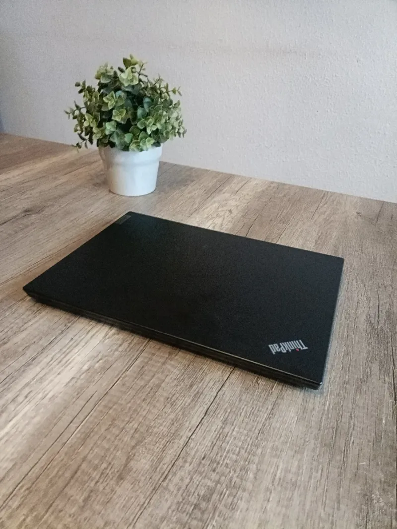 Portátil Lenovo Negro