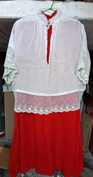 Sotana acólito paño y roquete encaje