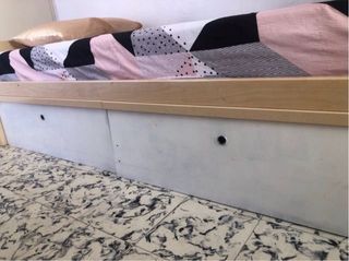 Litera con armarios y perchero