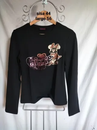 Camiseta Anna Negra con Minnie y Corazón