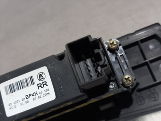 MANDO ELEVALUNAS TRASERO DERECHO MAZDA 3 BERLINA