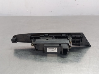 MANDO ELEVALUNAS TRASERO DERECHO MAZDA 3 BERLINA