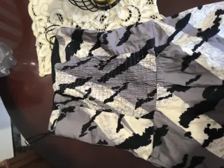 Vestido sin tirantes estampado