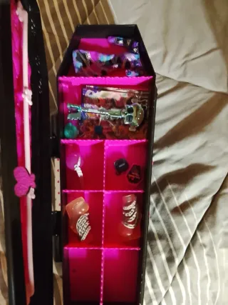 Cama Frankie, Draculaura y Baño Dráculara